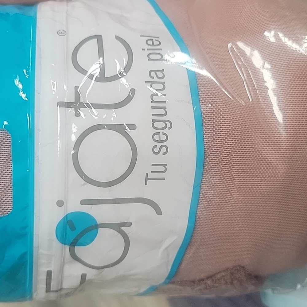 Compression Wear - Picture 6 of 7